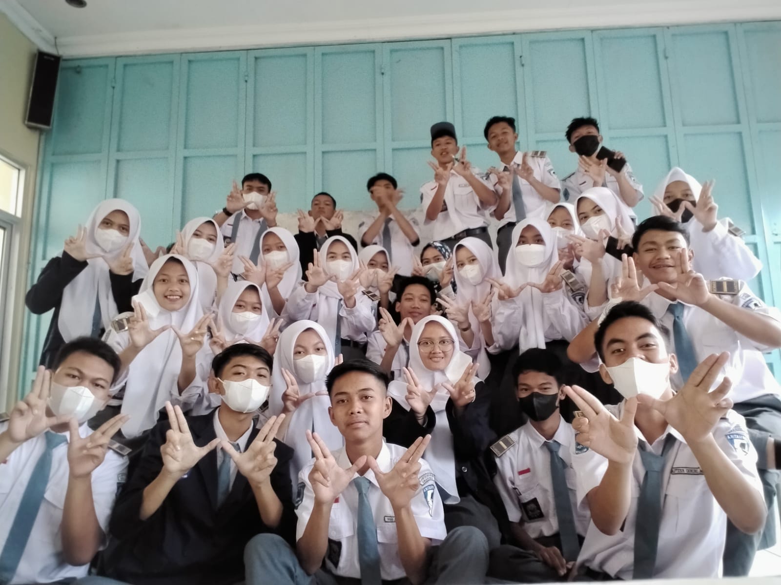 Hari pertama masuk kelas
